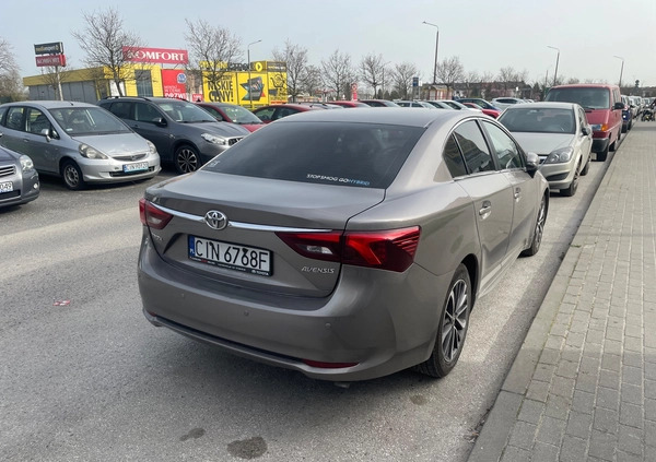 Toyota Avensis cena 38000 przebieg: 219818, rok produkcji 2015 z Inowrocław małe 46